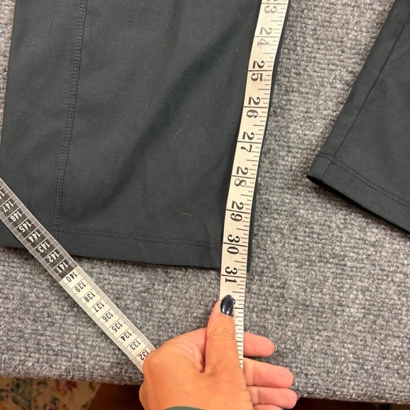 COLUMBIA Women’s Black Omni-Shield Outdoor Active Hiking Pants size: Medium - Picture 9 of 9